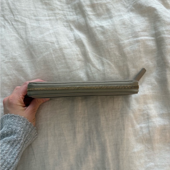 Kate Spade Wallet - Picture 4 of 10